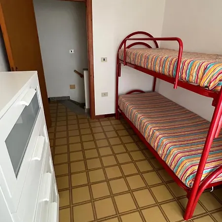 度假居 Casa Rosa Con Giardino Pineta A San Giovanni Di 波萨达